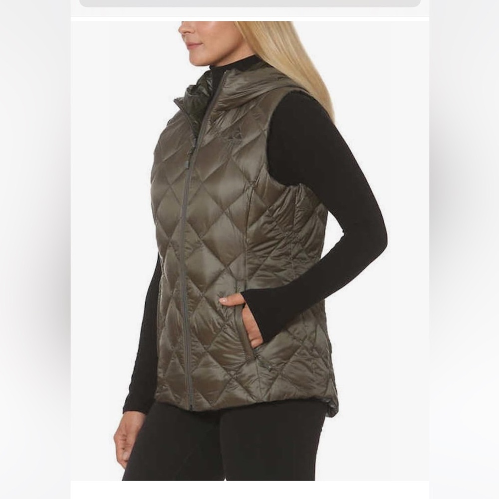Gerry Women's Reversible Hooded Down Vest - Medium - Cypress/Camo - Picture 6 of 6